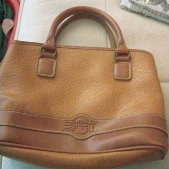 Esprit - Picture 1 of 9